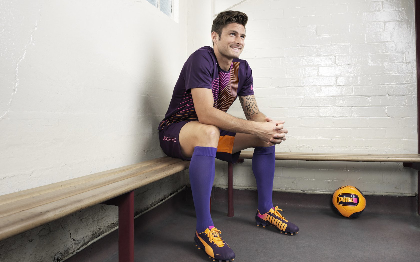 F1街道赛之夜，当阿拉巴在重压下完成沉默的爆发